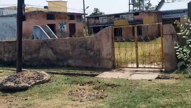 जर्जर सरकारी स्कूलों में ही बच्चे पढ़ेंगे ककहरा...क्योंकि मरम्मत के लिए नहीं मिली राशि