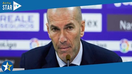 Zinédine Zidane en pleurs après avoir été nommé parrain d'une association pour enfants malades du ca