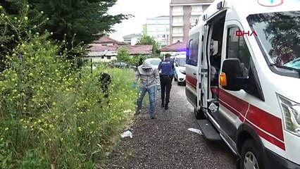 Tải video: Polis memuru sokak ortasında kanlar içinde bulundu