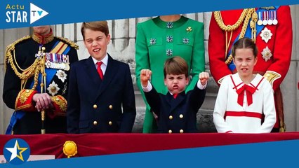 Le prince Louis surexcité au balcon de Buckingham : ce geste inattendu adressé à la foule