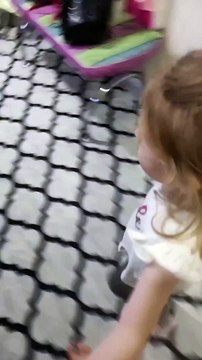 Savaş öncesi konuşma yapan bir komutan edasıyla annesini gazlayarak puding yaptıran cimcime