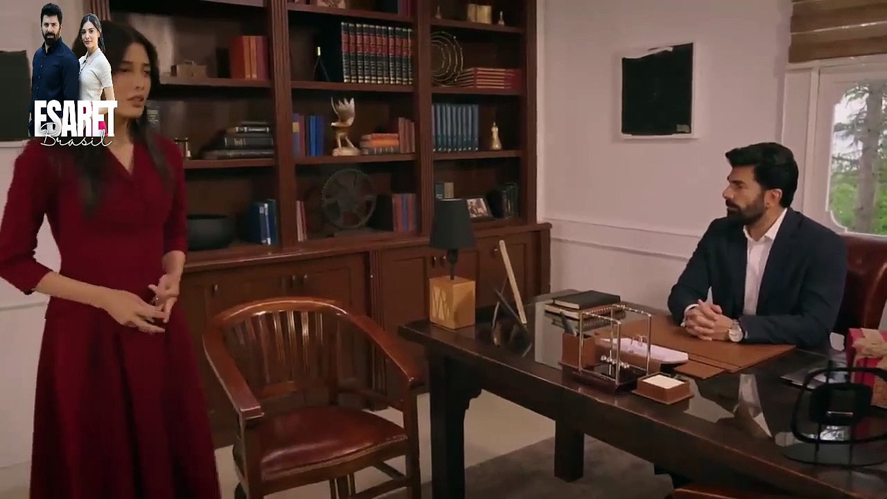 O presente de Orhun surpreende Hira – CENA EP 136