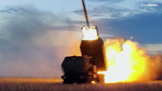 شاهد: جنود أوكرانيون يطلقون صواريخ هيمارس الأمريكية الصنع