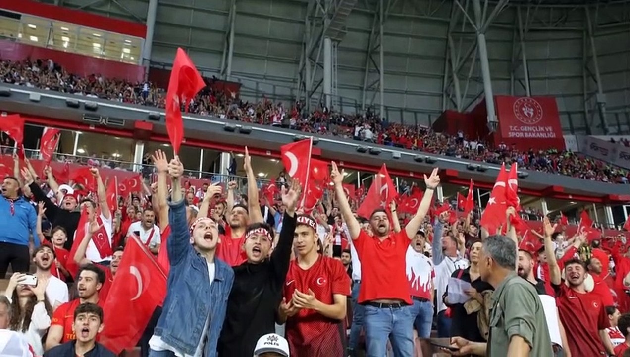 Son Dakika: A Milli Takım, 2024 Avrupa Şampiyonası Elemeleri D Grubu dördüncü maçında Galler'i 2-0 mağlup etti