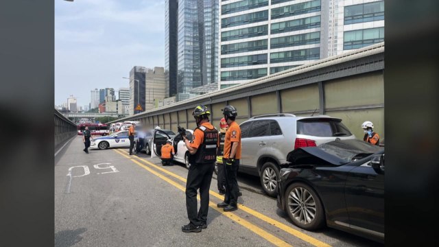 서울 청담대교 5중 추돌 사고...40여 분 통행 통제 / YTN