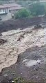 Şiddetli Yağış Sungurlu'yu Vurdu: Köprü İnşaatı ve Üzüm Bağları Sular Altında