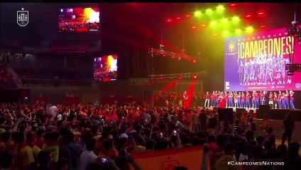 Madrid estropea la fiesta de Gavi con la selección a gritos de "puta Barça" / REDES