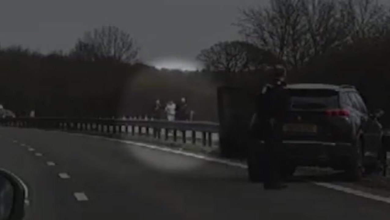 Moment police catch Chilean burglars came to UK to rob wealthy homes