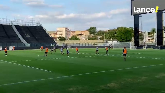 Vasco treina em São Januário visando duelo contra Goiás pelo Brasileirão