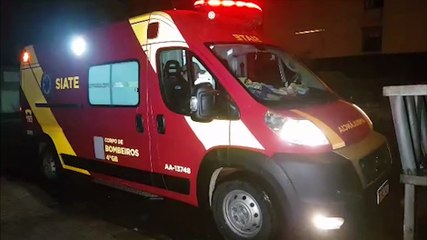 Após atingir carro estacionado, condutor abandona passageira ferida e foge, no Nova Cidade
