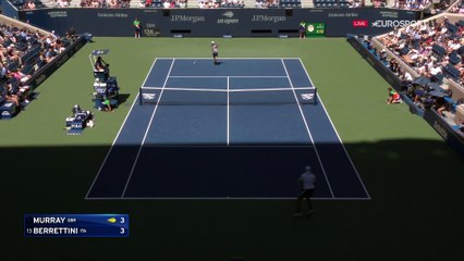 Un smash converti en amorti : Murray invente un coup improbable face à Berrettini