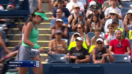 Service maîtrisé et smashes ajustés : Garcia qualifiée pour le deuxième tour