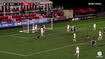 NWSL - Bella Bixby réalise un improbable CSC !
