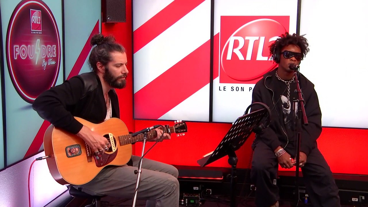 D4vd et Waxx interprètent "idontwannabeyouanymore" en live dans Foudre