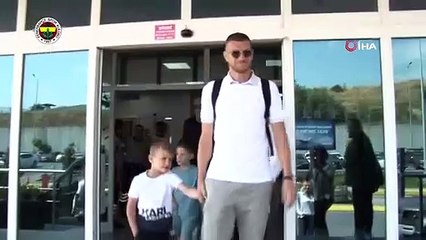 Fenerbahce： ＂Edin Dzeko est venu à Istanbul pour passer les bilans de santé et achever les négociations de transfert.＂