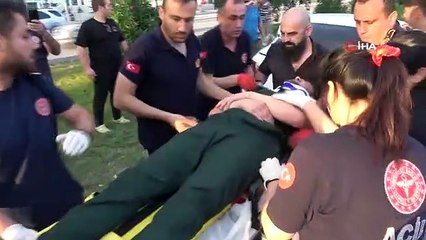 Adana'da kaza: Sıkışan yaralı sağlık çalışanı kurtarıldı