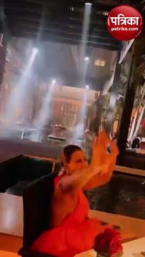 Nia Sharma Hot Look: निया शर्मा ने शेयर किया अपना बोल्ड लुक, पब में किया डांस, फैन हुए पागल