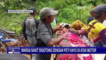 Gegara Jalan Rusak, Warga Sakit di Bengkulu Digotong dengan Peti Kayu di Atas Motor