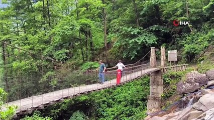 Mençuna Şelalesi doğaseverlerin ilgi odağı