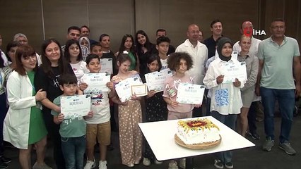 Geçen cuma karne sevinci yaşayan karaciğer nakilli çocuklar, sevinçlerine sağlık karnelerini de ekledi