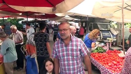 Emekli maaşı yetmeyince semt pazarında çalışan vatandaşlar kurban alamıyor