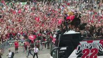 استقبال هواداران از تیم راگبی تولوز پس از قهرمانی در لیگ فرانسه