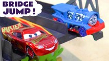 BRIDGE Jump Toy Car Racing With Cars Lightning McQueen and Thomas Cartoon for Kids