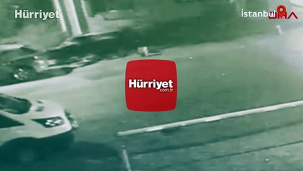 Ümraniye'de motosikletli saldırganların eve ateş açtıkları anlar kamerada