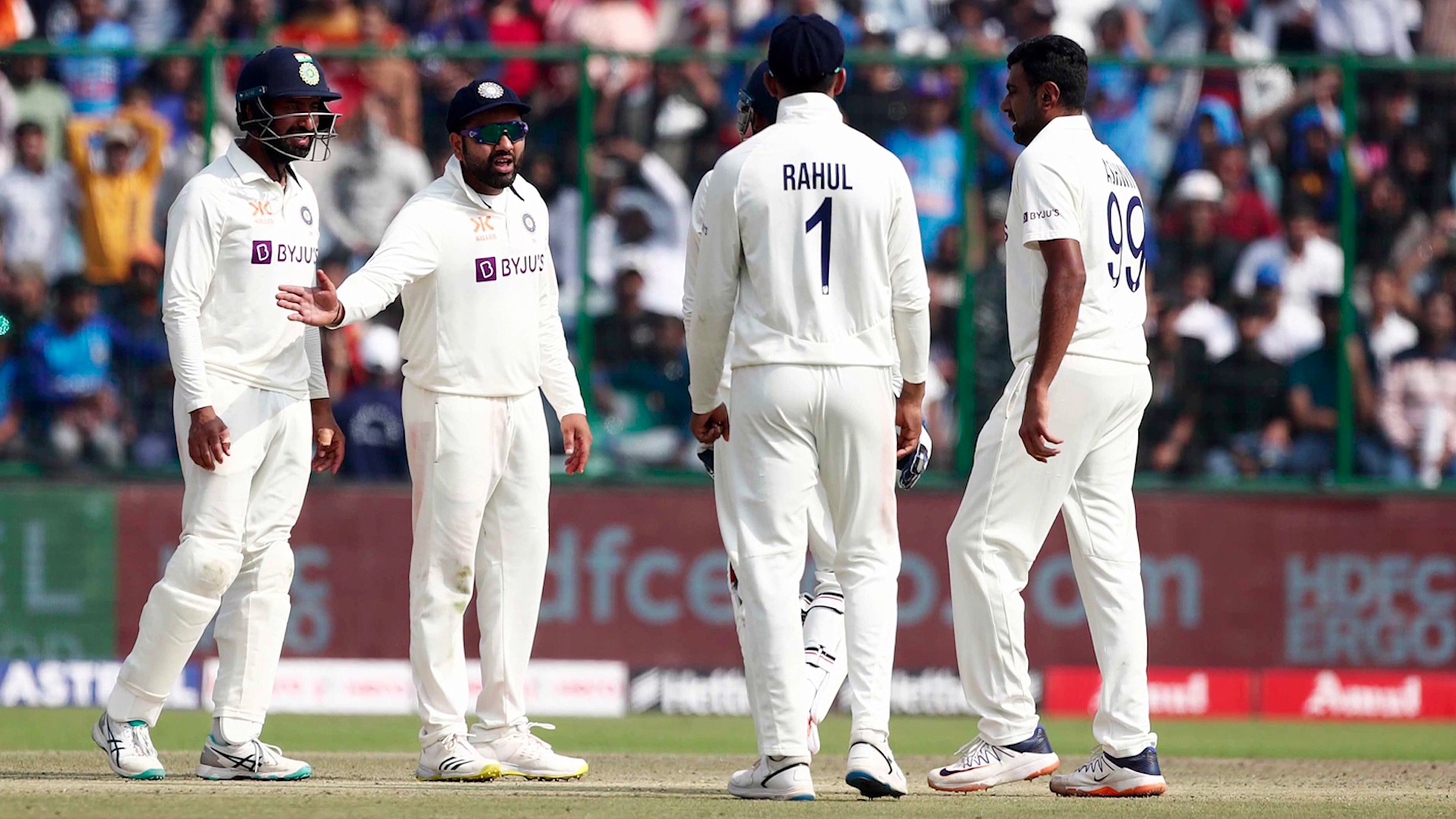 బీసీసీఐ ని దుమ్మెత్తిపోసిన మాజీ క్రికెట్ దిగ్గజం 