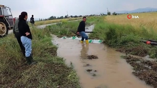 Sandıklı'da sağanak yağış tarım arazilerine zarar verdi