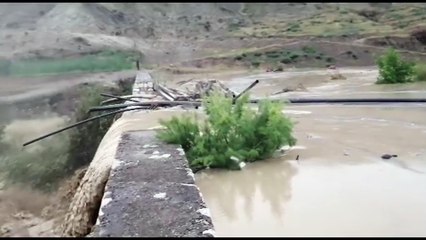 Devletin boruları sel sularına kapıldı