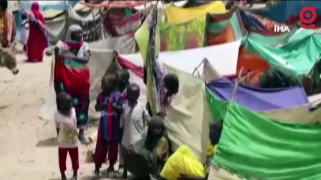 Sudan’da 500 binden fazla kişi ülkeyi terk etti, 2 milyon kişi de yerinden edildi
