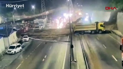 Trabzon-Gümüşhane kara yolunda heyelan anı kamerada