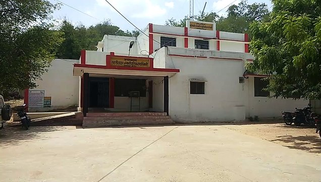 पटवारियों के यहां काम कर रहे निजी कर्मचारी आवेदकों को कर रहे परेशान