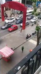 Melisa Aydınalp’in Bağdat Caddesi’nde her gün 17:30’da podyumda gibi yürümesi gündem oldu.