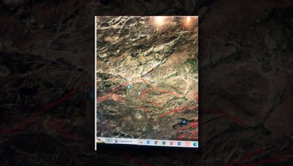 Naci Görür a averti en le marquant sur la carte： Les récents tremblements de terre ont comprimé la région