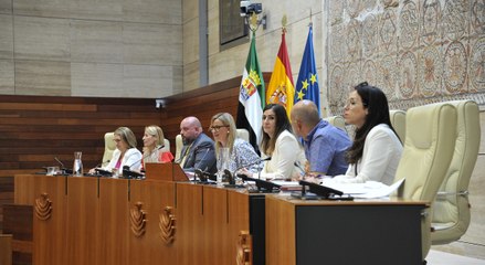 La sombra de elecciones sobrevuela Extremadura tras el choque entre PP y Vox