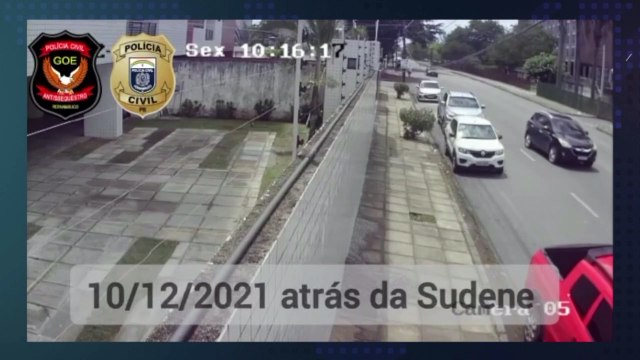 A polícia prende homens suspeitos de sequestrar e forçar vítimas a fazerem downloads por Pix