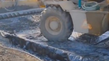 ललितपुर: सड़क निर्माण में घटिया सामाग्री के प्रयोग का आरोप