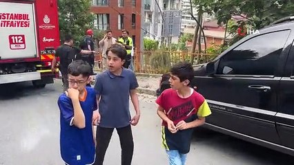 Kiralık araçla şoförlük öğrenmek isteyen kadın, vitesleri karıştırınca 2 araca çarptı