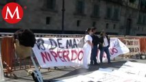 Protestan frente al Palacio Nacional