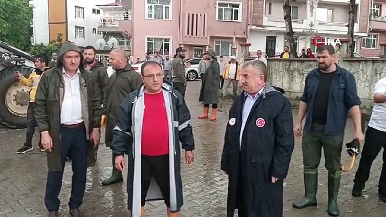 Samsun'da sağanak yağış taşkın ve su baskınlarına neden oldu