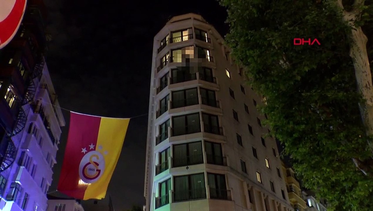 Un citoyen américain s'est pendu à Taksim, les citoyens ont regardé ce qui se passait comme regarder un film