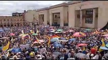 MILES DE PERSONAS MARCHARON CONTRA LAS REFORMAS POLÍTICAS, ECONÓMICAS Y SOCIALES DEL PRESIDENTE DE IZQUIERDA GUSTAVO PETRO