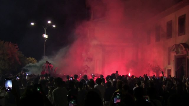 Maturita', notte prima degli esami: a Napoli countdown con fuochi d'artificio