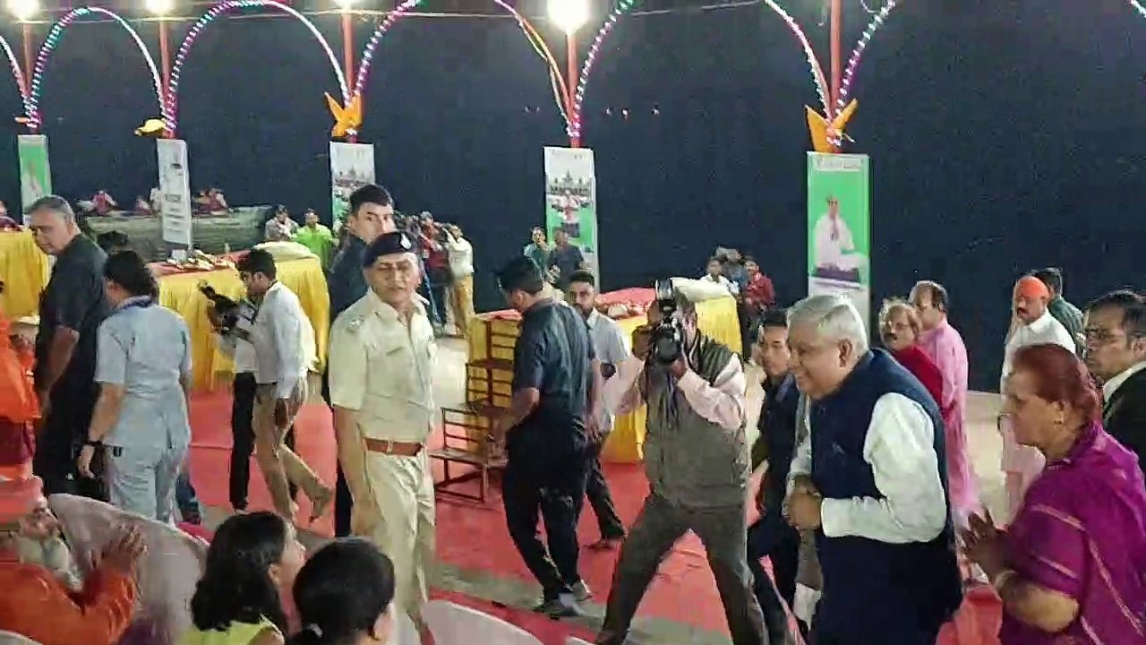उपराष्ट्रपति धनखड़ ने मां नर्मदा की महाआरती की