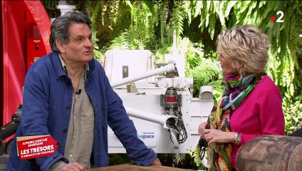 Harold Hessel annonce que l'objet d'un vendeur est un faux dans Affaire conclue, France 2.