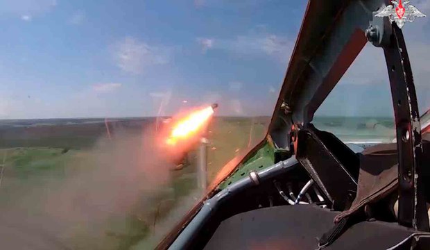 Vídeo: Aviões de ataque russos Su-25SM atacam Forças Armadas da Ucrânia na direção de Krasny Liman