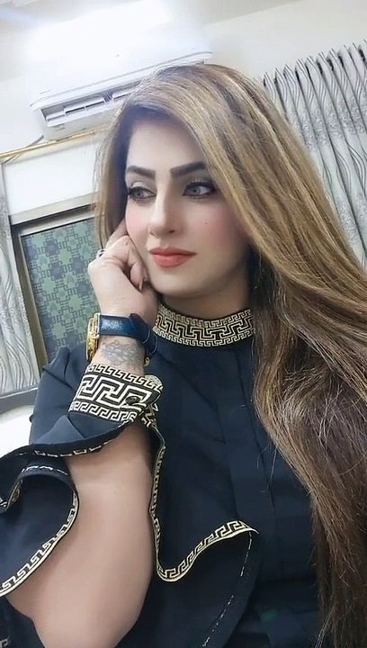 Jesy Heera nejal(@old is gold)