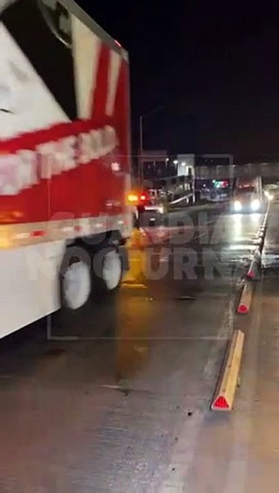 #Preliminar La combinación alcohol y volante, aunada al exceso de velocidad; generó que un joven volcara sobre Periférico, a la altura de Ciudad Granja #GuardiaNocturna